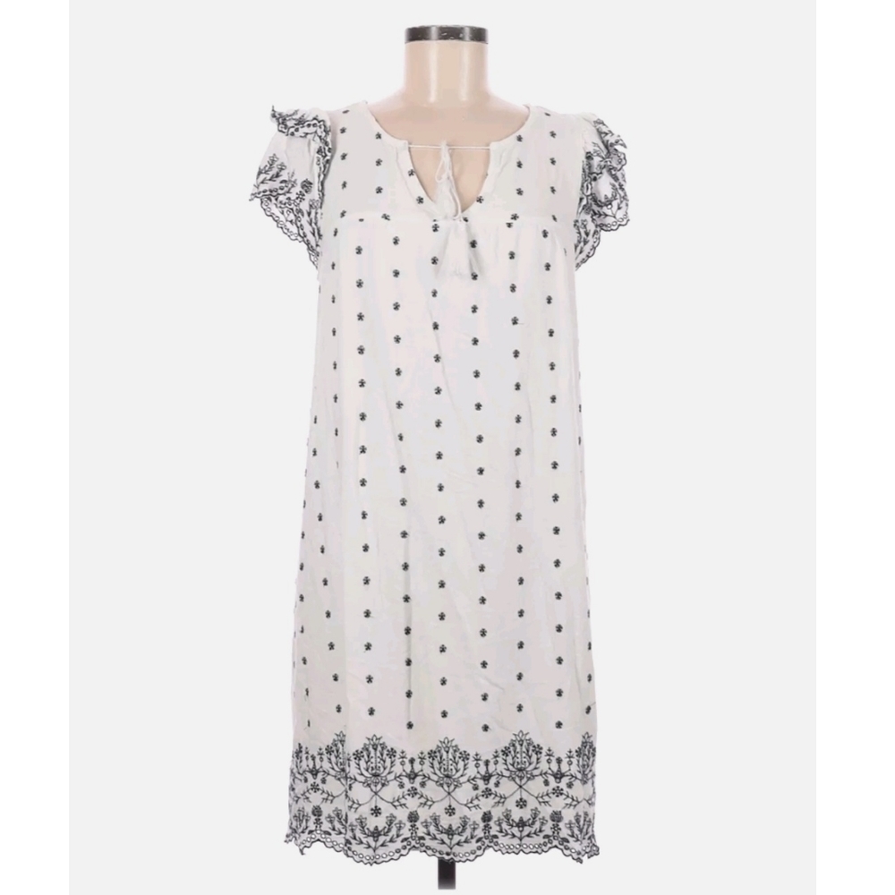 Old Navy Embroidered Floral Flutter